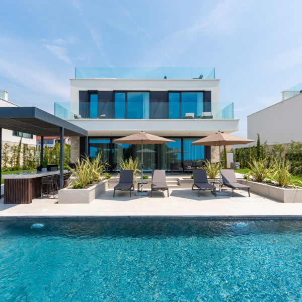 Villa Parenzo, Villas Parenzo - luksuzna kuća pogledom na more blizu Poreča Osijek