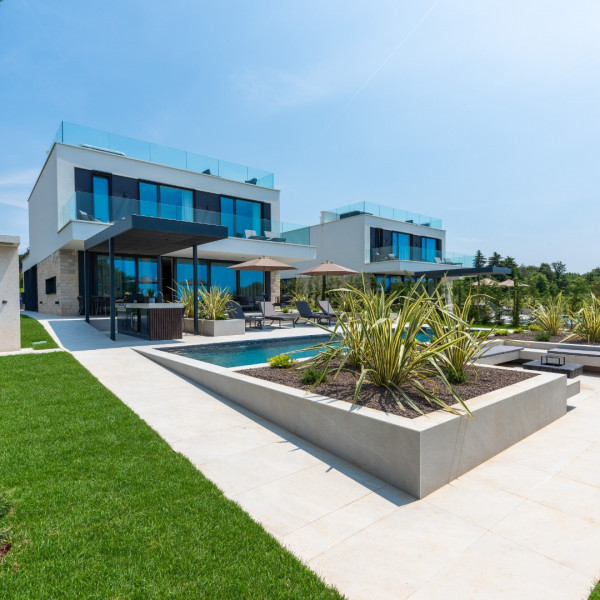 Villa Parenzo, Villas Parenzo - luksuzna kuća pogledom na more blizu Poreča Osijek
