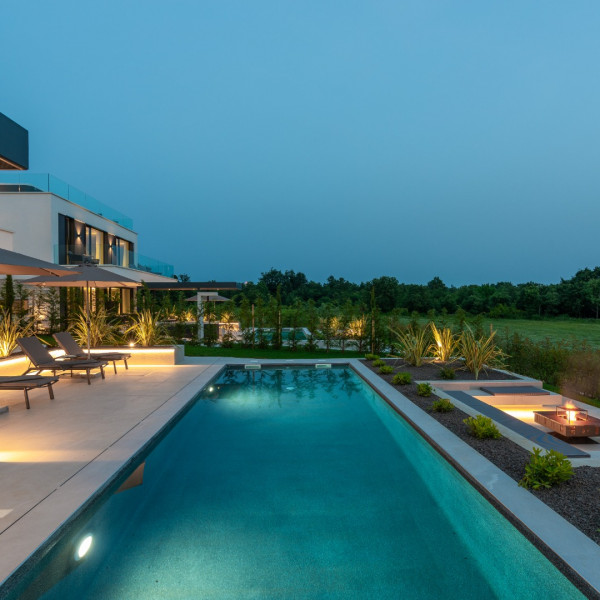 Villa Parenzo, Villas Parenzo - luksuzna kuća pogledom na more blizu Poreča Osijek