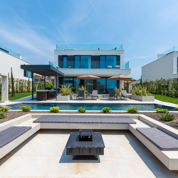 Villa Parenzo, Villas Parenzo - luksuzna kuća pogledom na more blizu Poreča Osijek
